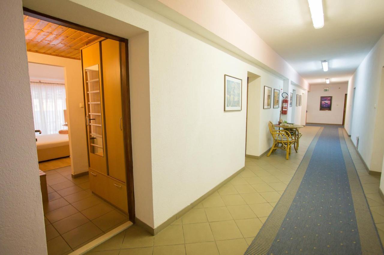 Aparthotel Pecic Gradac  Exterior foto